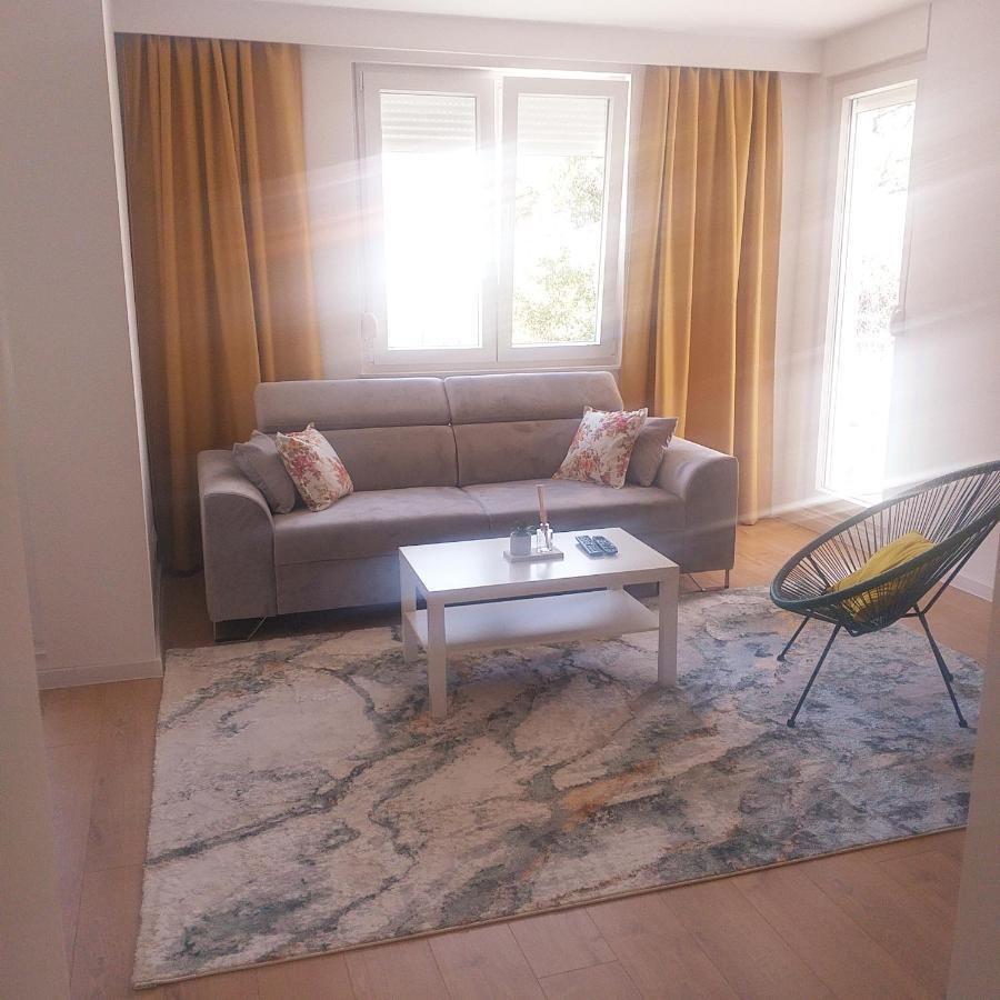 Neyla Apartment *